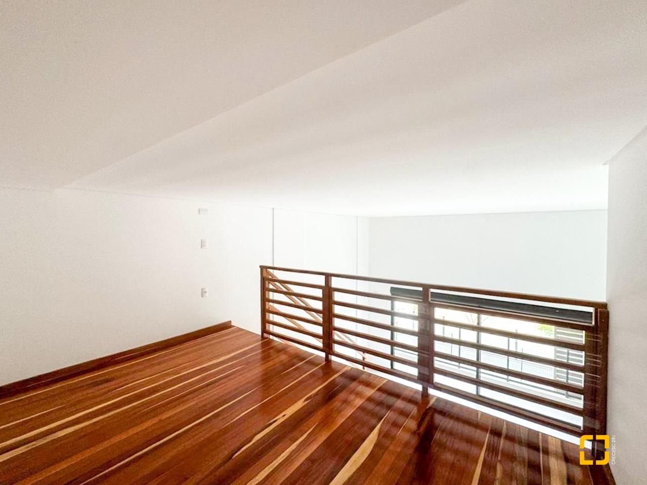 Loft com 56m², 1 quarto, 1 garagem, no bairro Monte Verde em Florianópolis