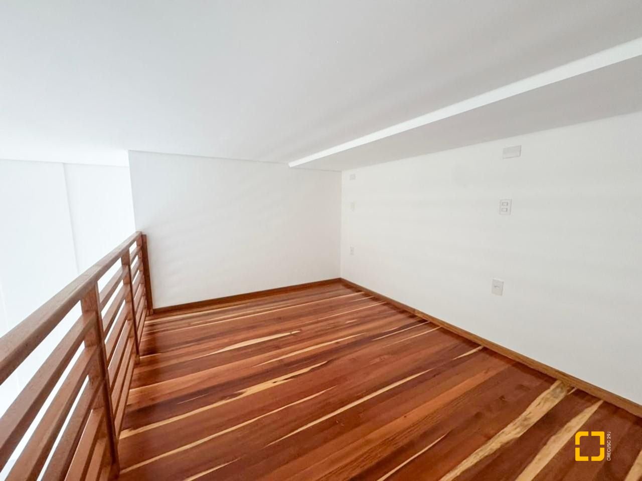 Loft com 56m², 1 quarto, 1 garagem, no bairro Monte Verde em Florianópolis