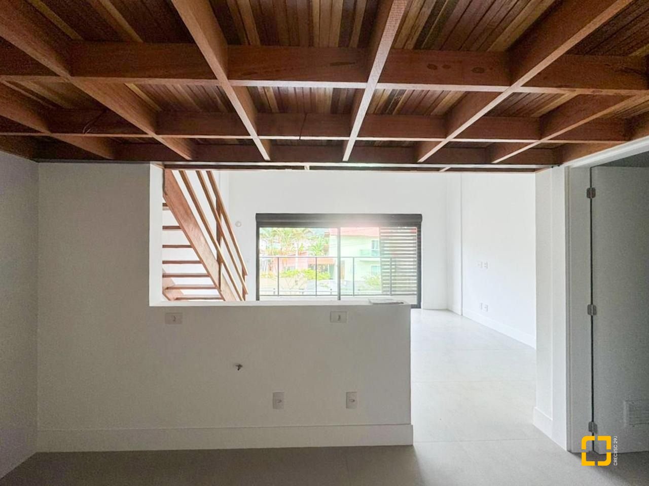 Loft com 56m², 1 quarto, 1 garagem, no bairro Monte Verde em Florianópolis