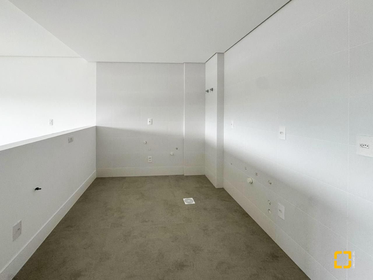 Studio com 49m², 1 quarto, 1 garagem, no bairro Monte Verde em Florianópolis