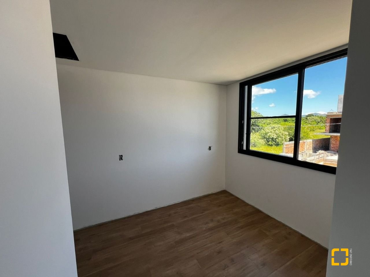 Casa com 165m², 4 quartos (sendo 2 suítes), 2 garagens, no bairro Canasvieiras em Florianópolis