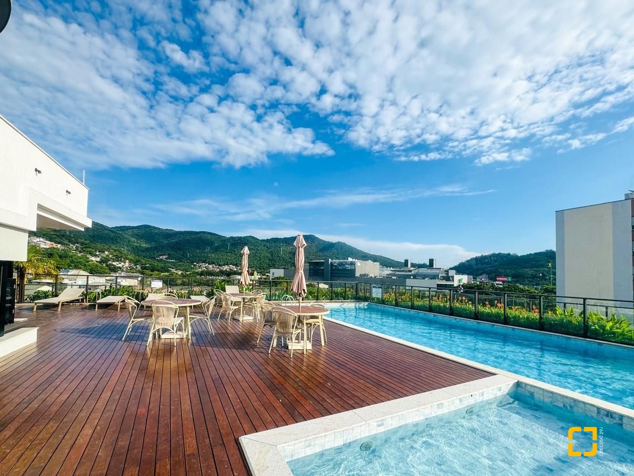Studio com 49m², 1 quarto, 1 garagem, no bairro Monte Verde em Florianópolis