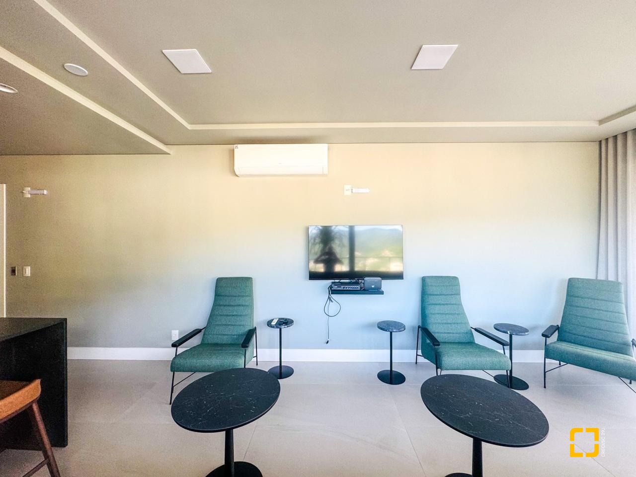 Studio com 46m², 1 quarto, 1 garagem, no bairro Monte Verde em Florianópolis