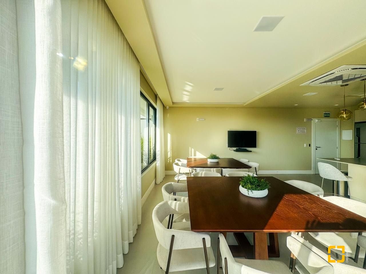 Studio com 46m², 1 quarto, 1 garagem, no bairro Monte Verde em Florianópolis