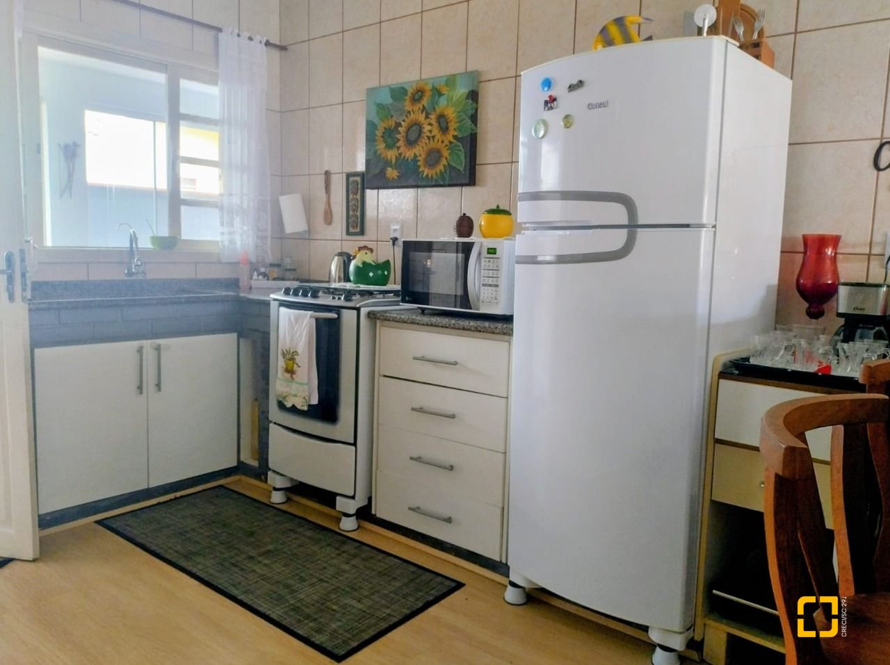 Casa com 218m², 8 quartos (sendo 2 suítes), 2 garagens, no bairro Campeche em Florianópolis