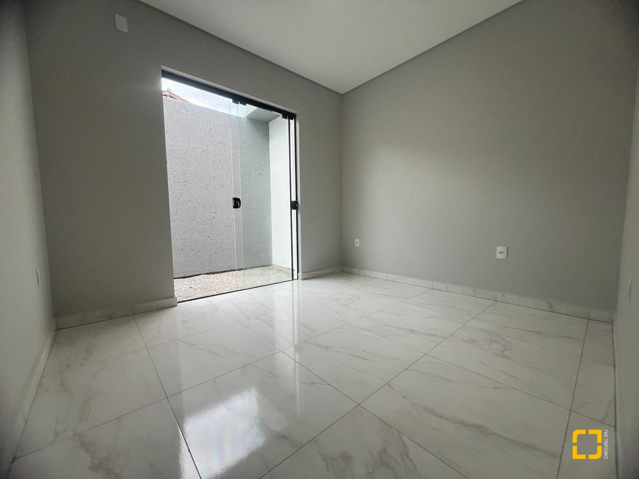 Casa com 68m², 3 quartos (sendo 1 suíte), 1 garagem, no bairro Campeche em Florianópolis