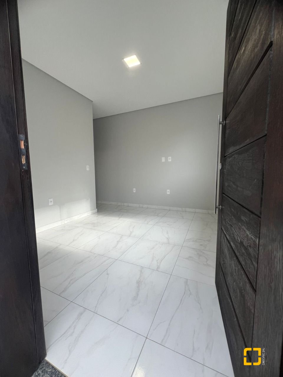 Casa com 68m², 3 quartos (sendo 1 suíte), 1 garagem, no bairro Campeche em Florianópolis