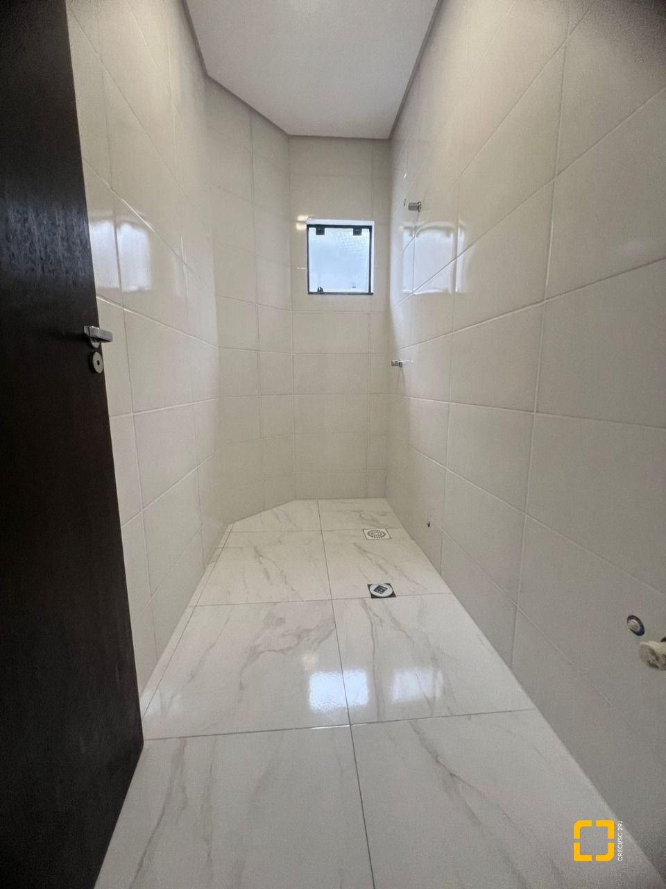 Casa com 68m², 3 quartos (sendo 1 suíte), 1 garagem, no bairro Campeche em Florianópolis