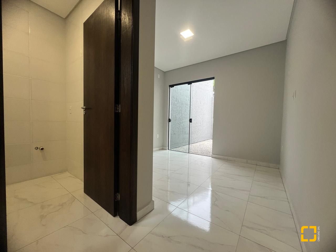 Casa com 68m², 3 quartos (sendo 1 suíte), 1 garagem, no bairro Campeche em Florianópolis