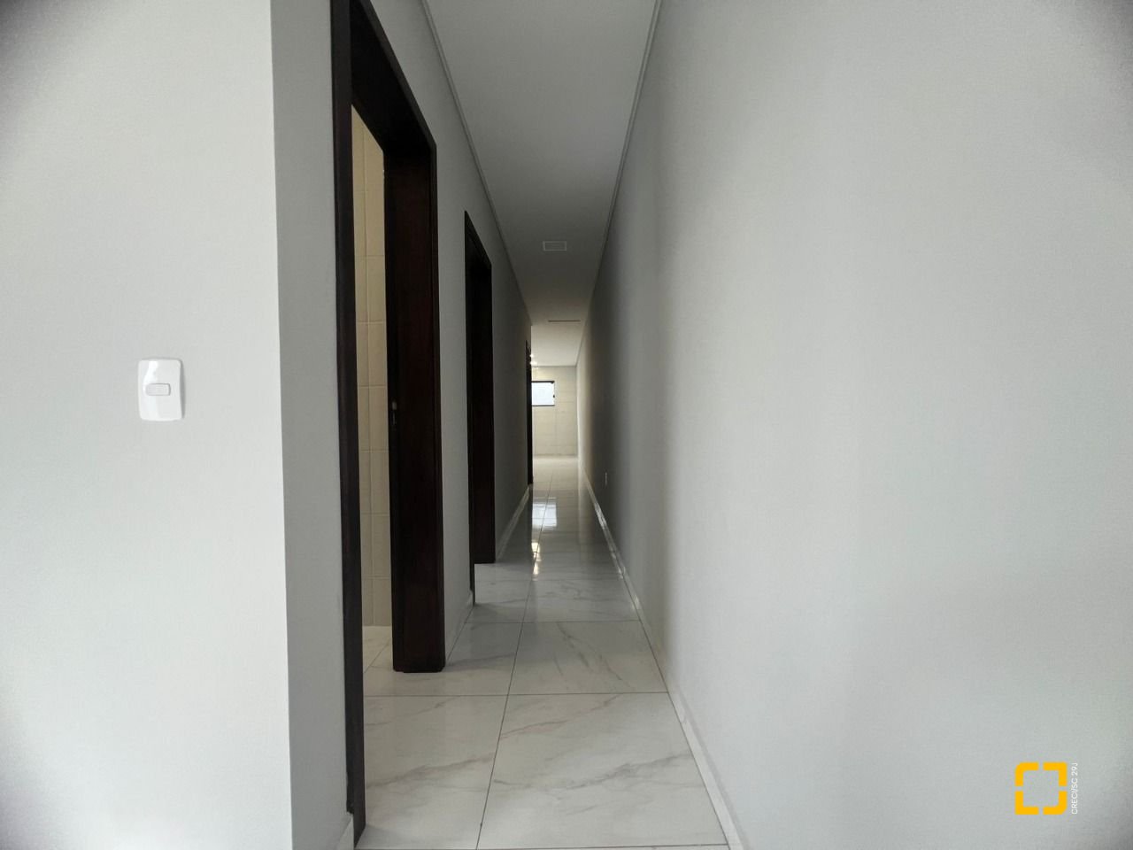 Casa com 68m², 3 quartos (sendo 1 suíte), 1 garagem, no bairro Campeche em Florianópolis