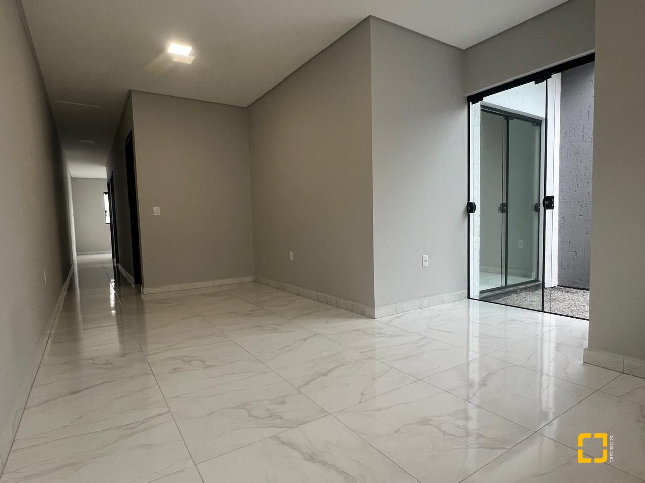 Casa com 68m², 3 quartos (sendo 1 suíte), 1 garagem, no bairro Campeche em Florianópolis