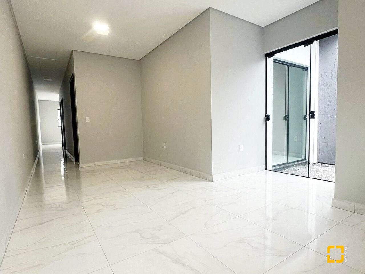 Casa com 68m², 3 quartos (sendo 1 suíte), 1 garagem, no bairro Campeche em Florianópolis