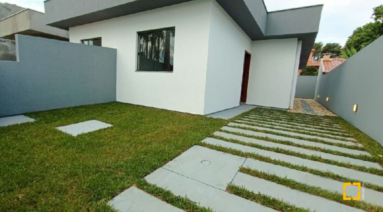 Casa com 68m², 3 quartos (sendo 1 suíte), 1 garagem, no bairro Campeche em Florianópolis