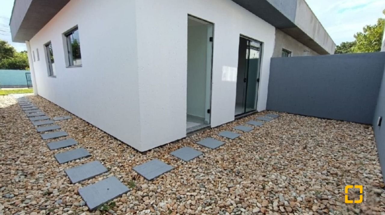 Casa com 68m², 3 quartos (sendo 1 suíte), 1 garagem, no bairro Campeche em Florianópolis