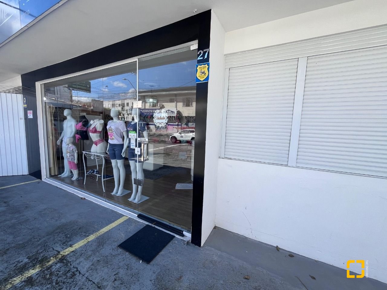 Casa com 220m², 5 garagens, no bairro Abraão em Florianópolis