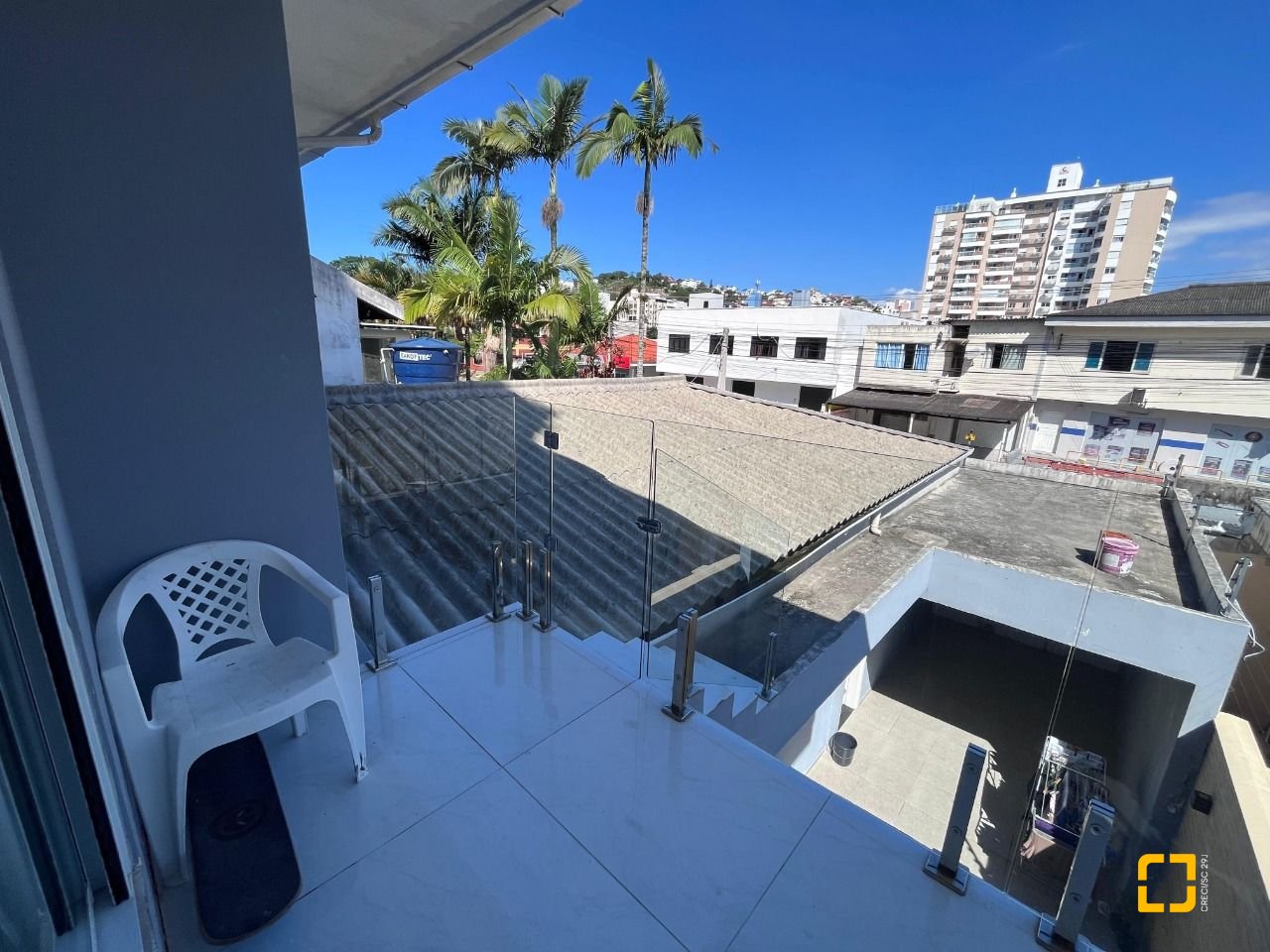Casa com 220m², 5 garagens, no bairro Abraão em Florianópolis