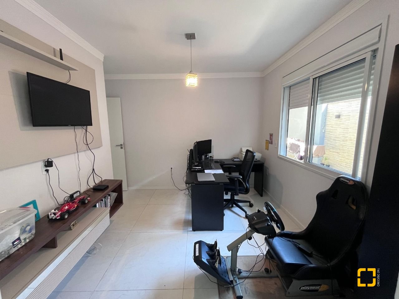 Casa com 220m², 5 garagens, no bairro Abraão em Florianópolis