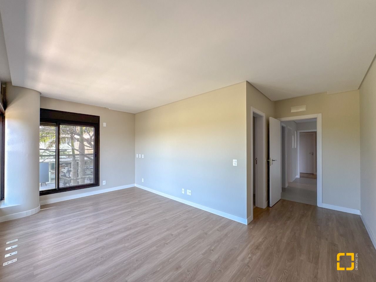 Apartamento com 148m², 6 quartos (sendo 3 suítes), 2 garagens, no bairro Jurerê em Florianópolis