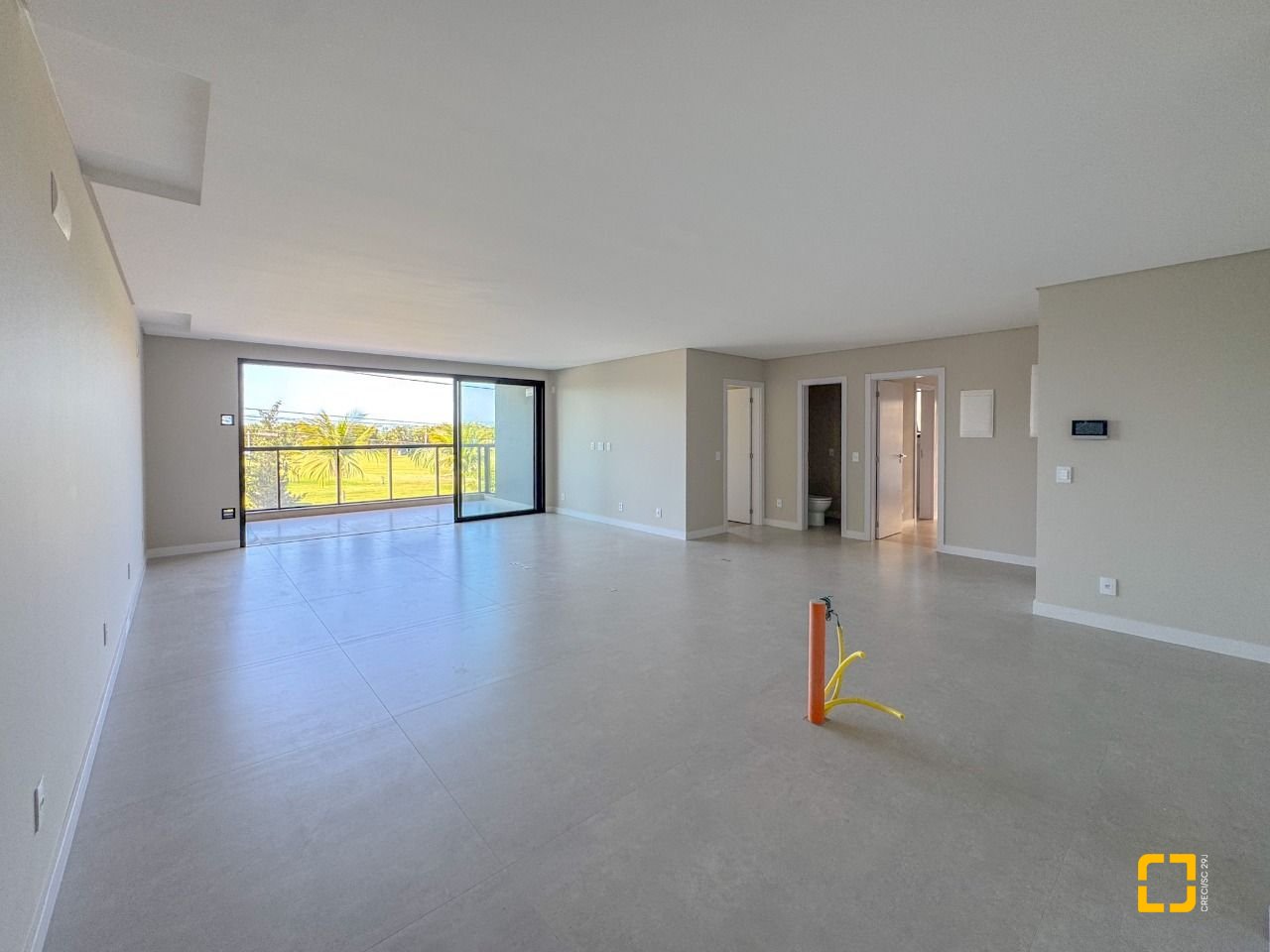 Apartamento com 148m², 6 quartos (sendo 3 suítes), 2 garagens, no bairro Jurerê em Florianópolis