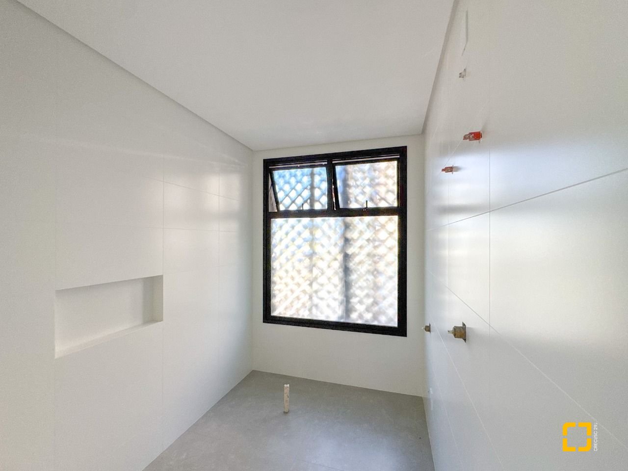 Apartamento com 148m², 6 quartos (sendo 3 suítes), 2 garagens, no bairro Jurerê em Florianópolis