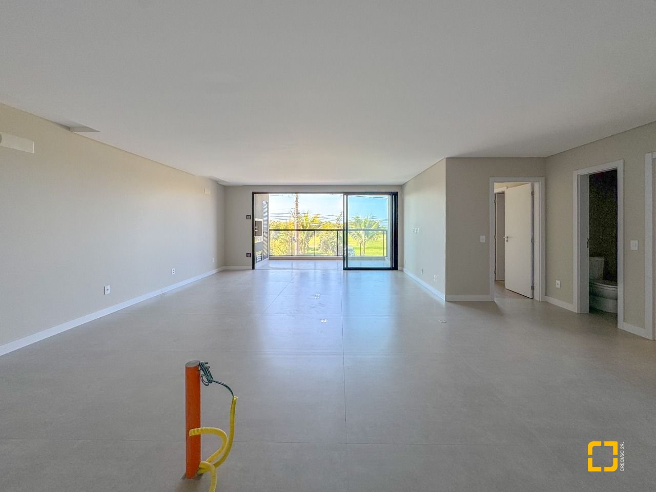 Apartamento com 148m², 6 quartos (sendo 3 suítes), 2 garagens, no bairro Jurerê em Florianópolis