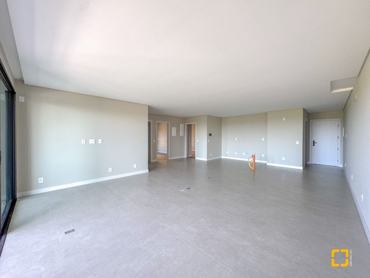 Apartamento com 148m², 6 quartos (sendo 3 suítes), 2 garagens, no bairro Jurerê em Florianópolis