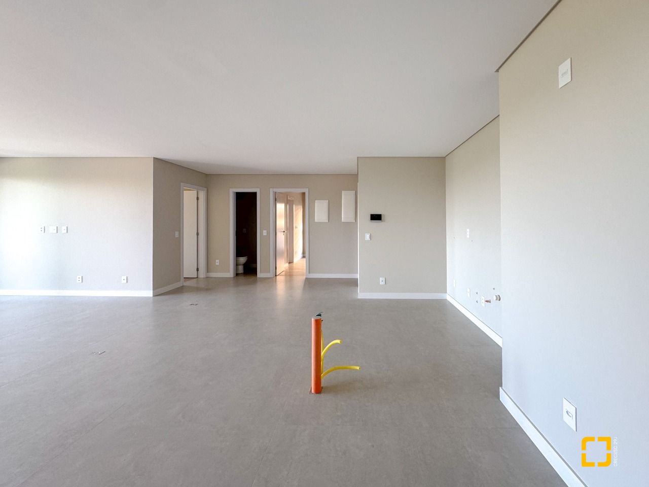 Apartamento com 148m², 6 quartos (sendo 3 suítes), 2 garagens, no bairro Jurerê em Florianópolis