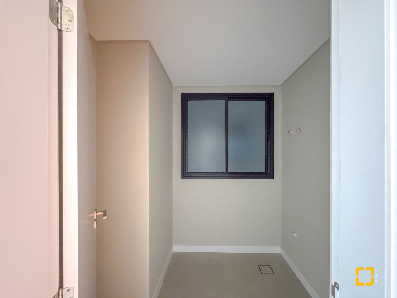 Apartamento com 148m², 6 quartos (sendo 3 suítes), 2 garagens, no bairro Jurerê em Florianópolis