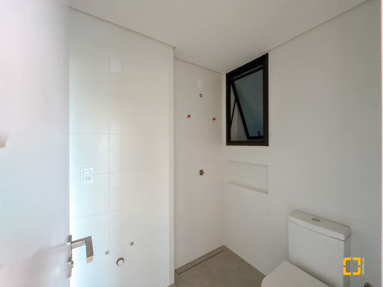 Apartamento com 148m², 6 quartos (sendo 3 suítes), 2 garagens, no bairro Jurerê em Florianópolis
