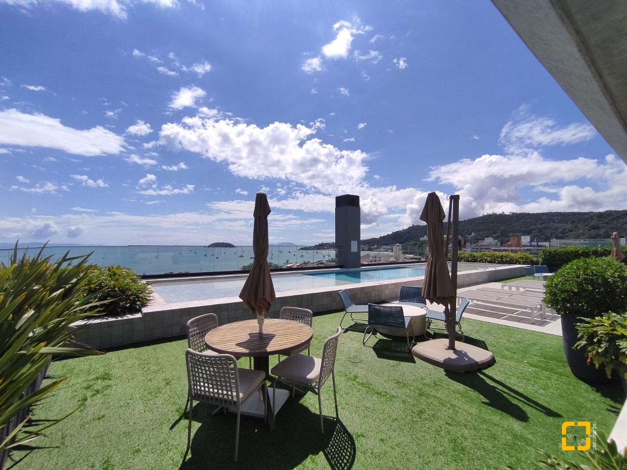 Apartamento com 148m², 6 quartos (sendo 3 suítes), 2 garagens, no bairro Jurerê em Florianópolis