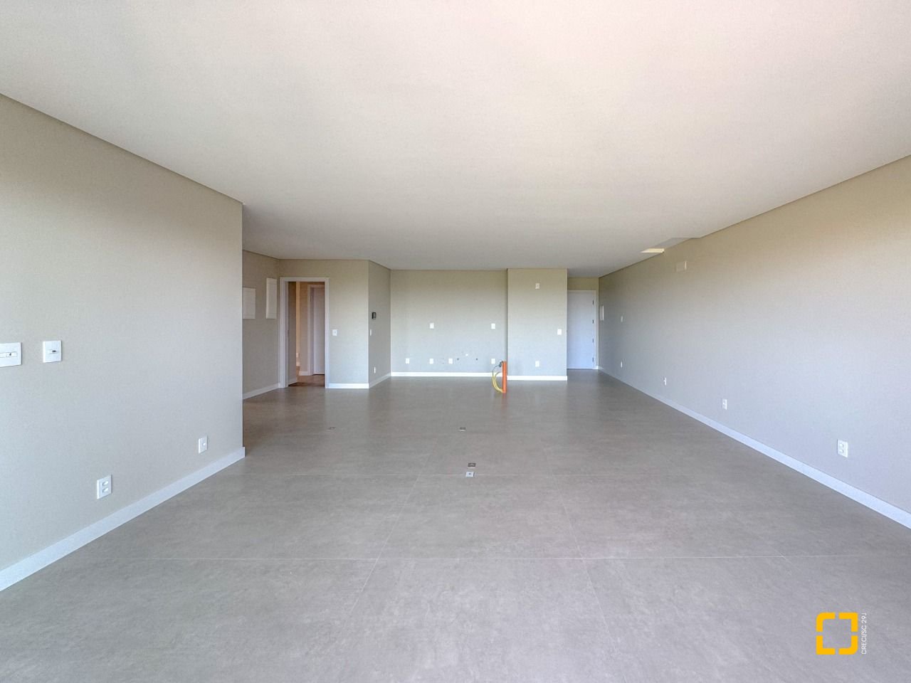Apartamento com 148m², 6 quartos (sendo 3 suítes), 2 garagens, no bairro Jurerê em Florianópolis