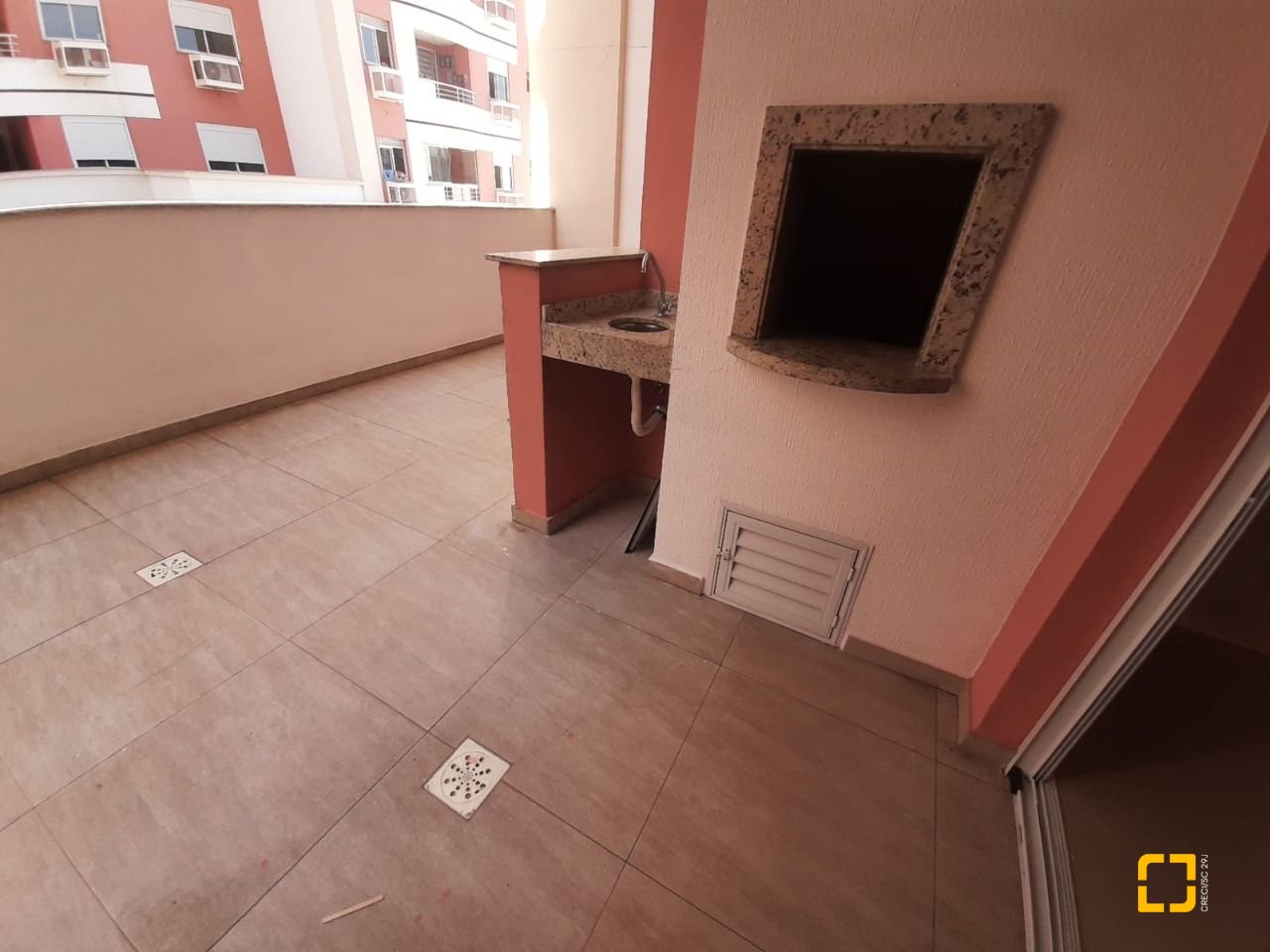 Apartamento com 105m², 2 quartos, 1 garagem, no bairro Barreiros em São José