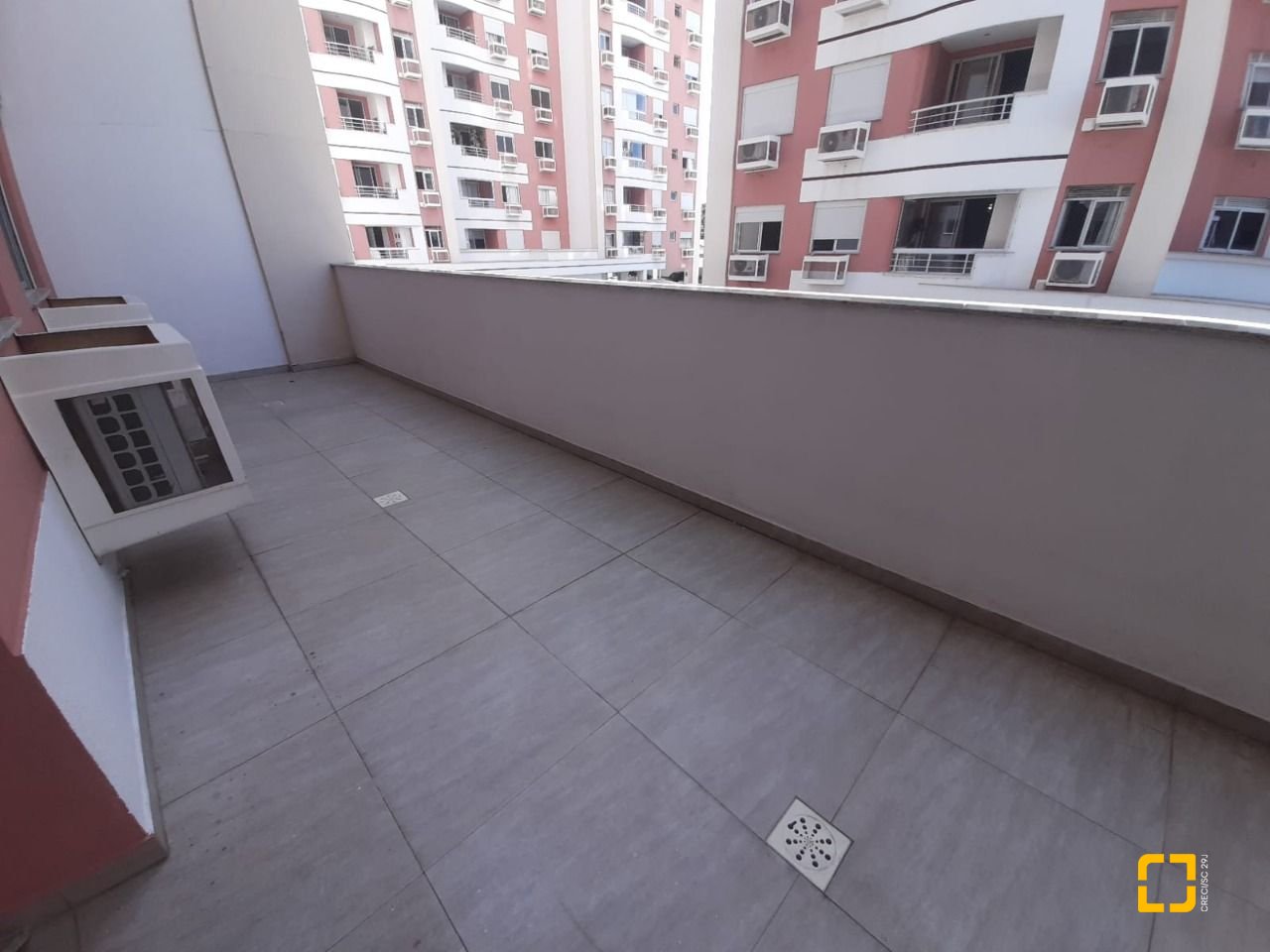 Apartamento com 105m², 2 quartos, 1 garagem, no bairro Barreiros em São José