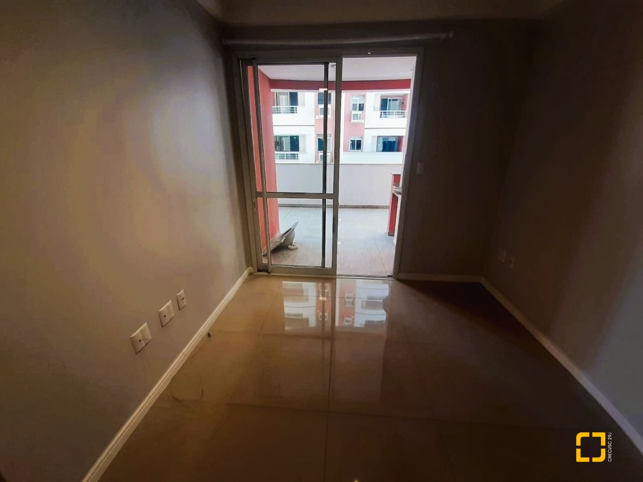 Apartamento com 105m², 2 quartos, 1 garagem, no bairro Barreiros em São José