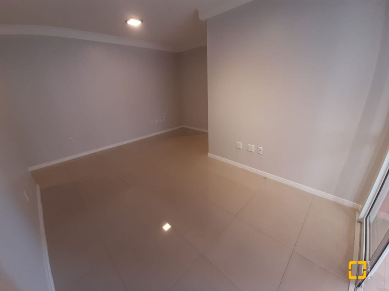 Apartamento com 105m², 2 quartos, 1 garagem, no bairro Barreiros em São José
