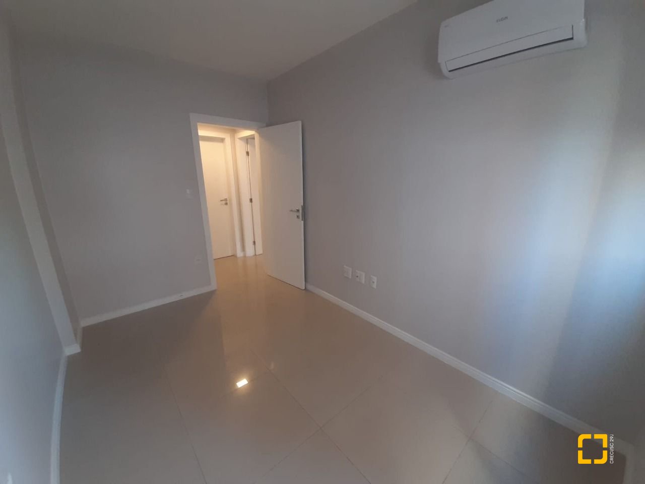Apartamento com 105m², 2 quartos, 1 garagem, no bairro Barreiros em São José