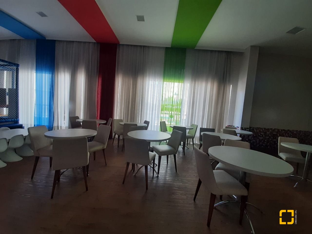 Apartamento com 105m², 2 quartos, 1 garagem, no bairro Barreiros em São José