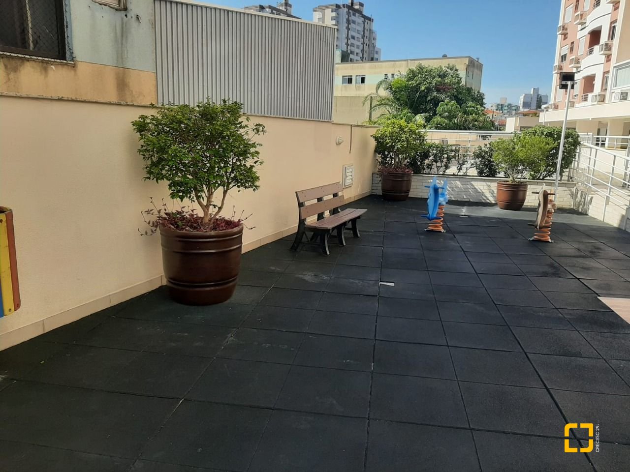 Apartamento com 105m², 2 quartos, 1 garagem, no bairro Barreiros em São José