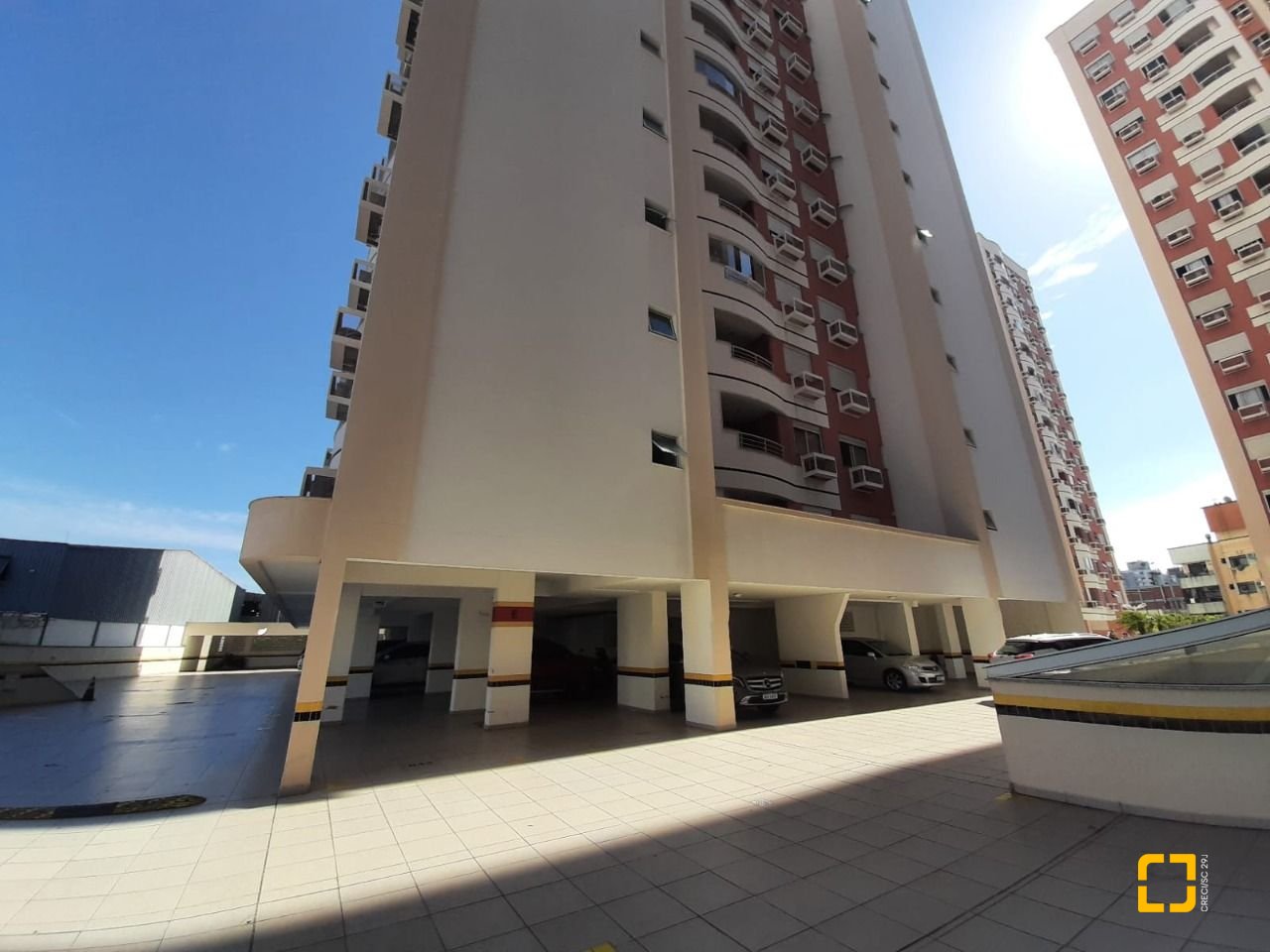Apartamento com 105m², 2 quartos, 1 garagem, no bairro Barreiros em São José