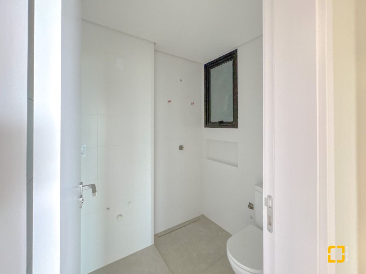 Apartamento com 148m², 6 quartos (sendo 3 suítes), 2 garagens, no bairro Jurerê em Florianópolis