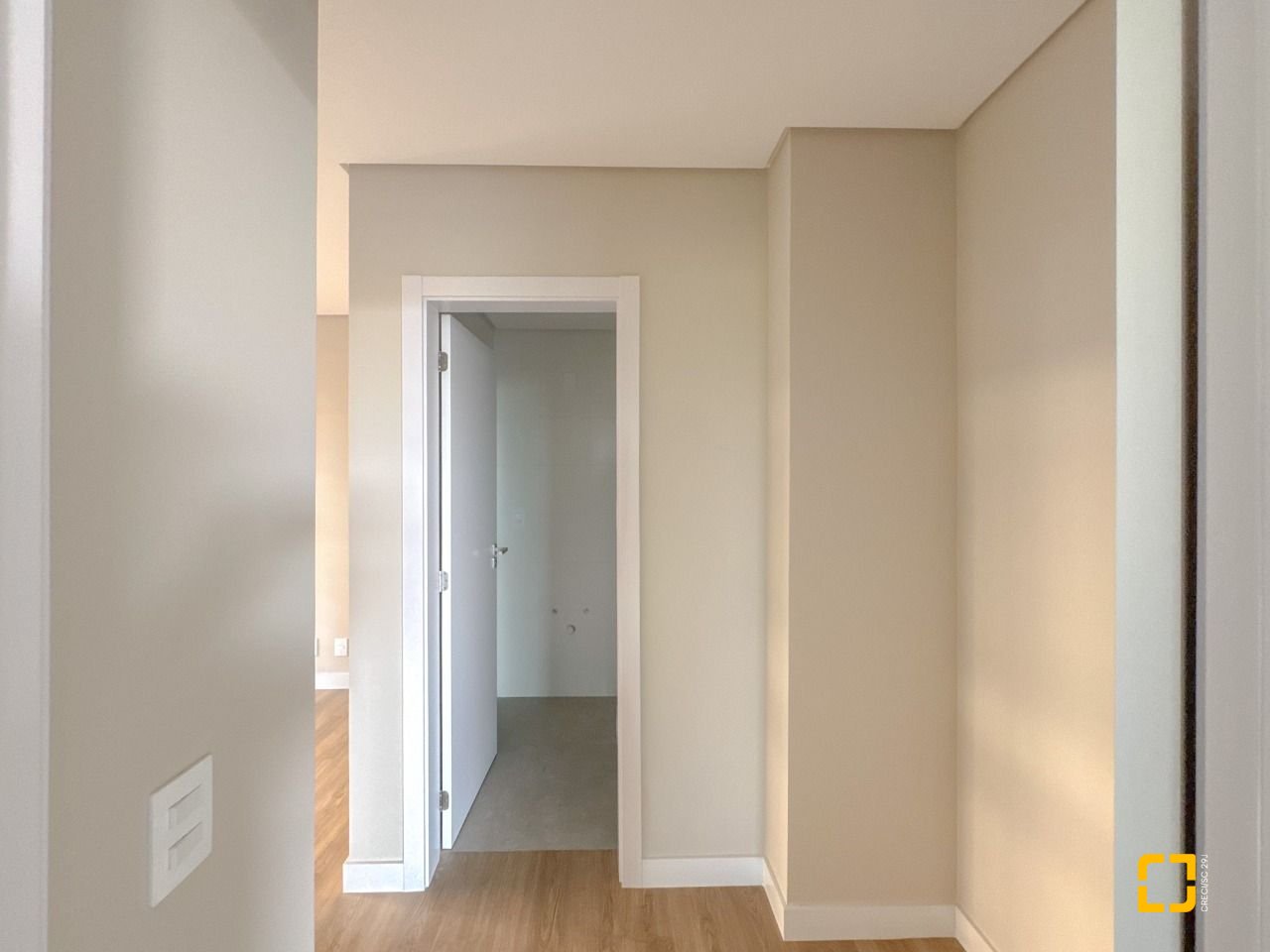 Apartamento com 148m², 6 quartos (sendo 3 suítes), 2 garagens, no bairro Jurerê em Florianópolis