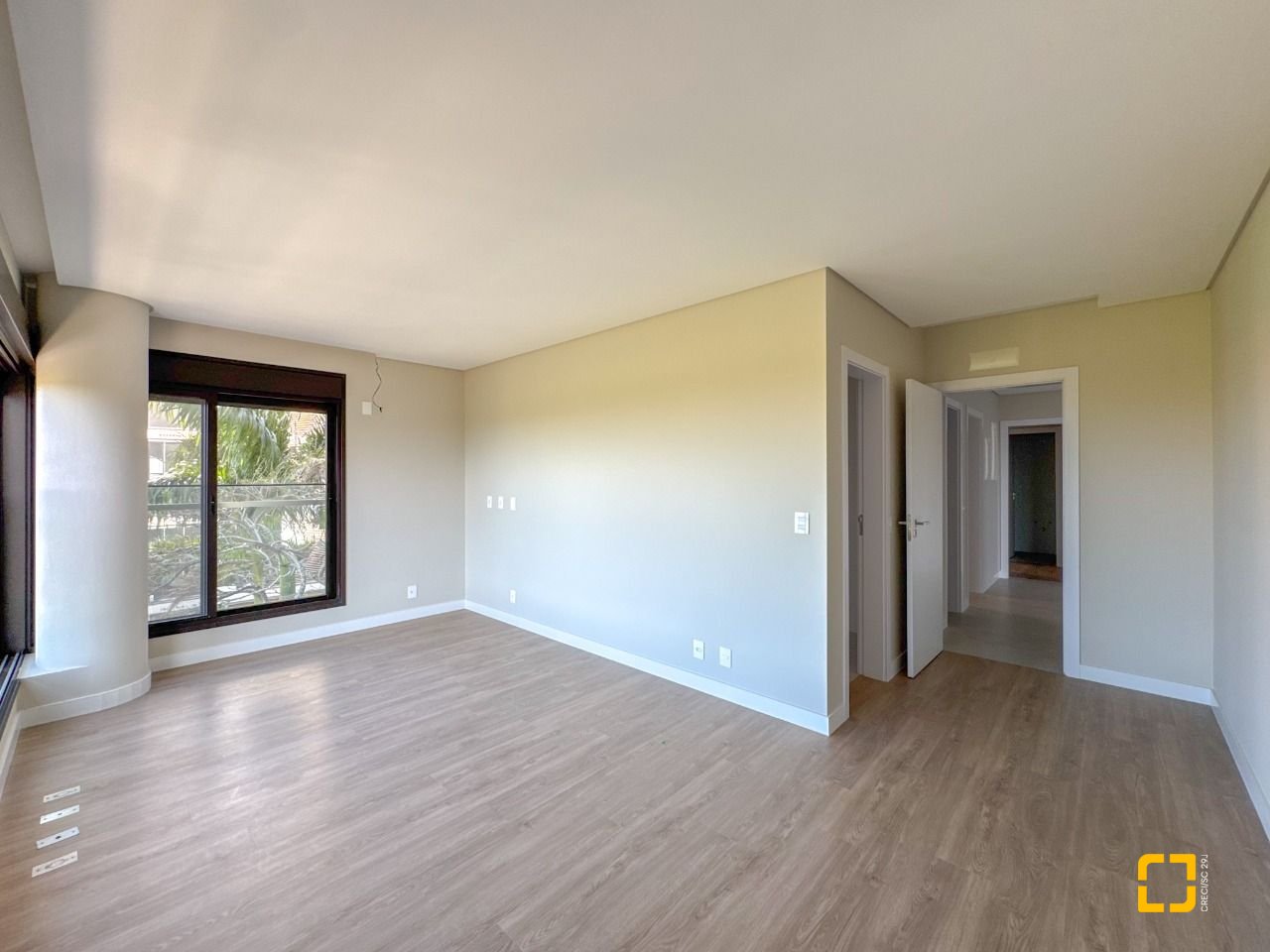 Apartamento com 148m², 6 quartos (sendo 3 suítes), 2 garagens, no bairro Jurerê em Florianópolis