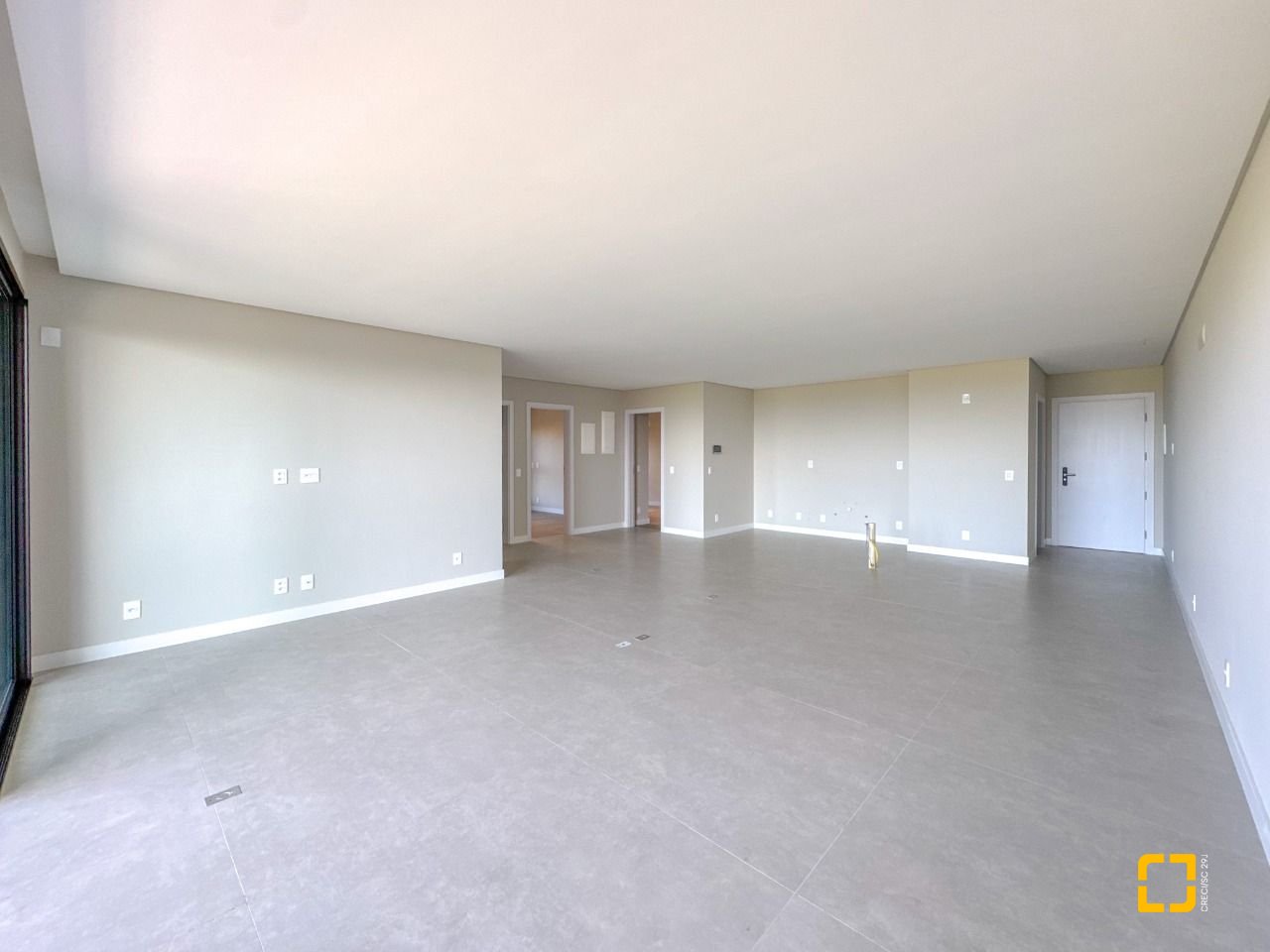 Apartamento com 148m², 6 quartos (sendo 3 suítes), 2 garagens, no bairro Jurerê em Florianópolis
