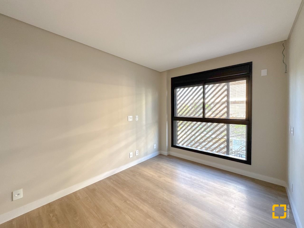 Apartamento com 148m², 6 quartos (sendo 3 suítes), 2 garagens, no bairro Jurerê em Florianópolis