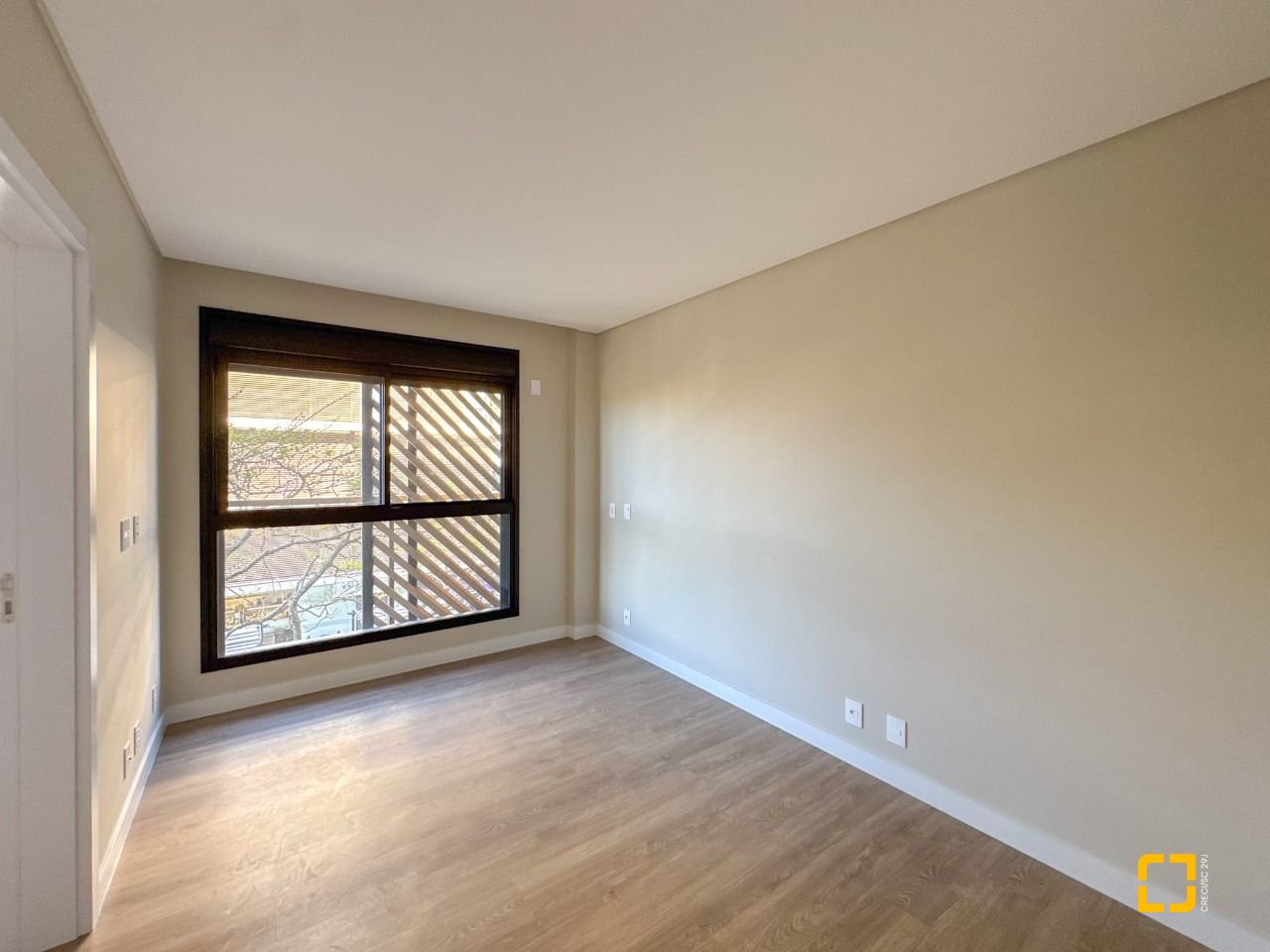 Apartamento com 148m², 6 quartos (sendo 3 suítes), 2 garagens, no bairro Jurerê em Florianópolis