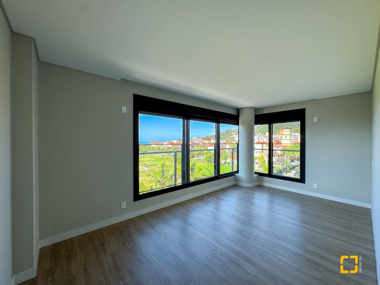 Apartamento com 148m², 6 quartos (sendo 3 suítes), 2 garagens, no bairro Jurerê em Florianópolis