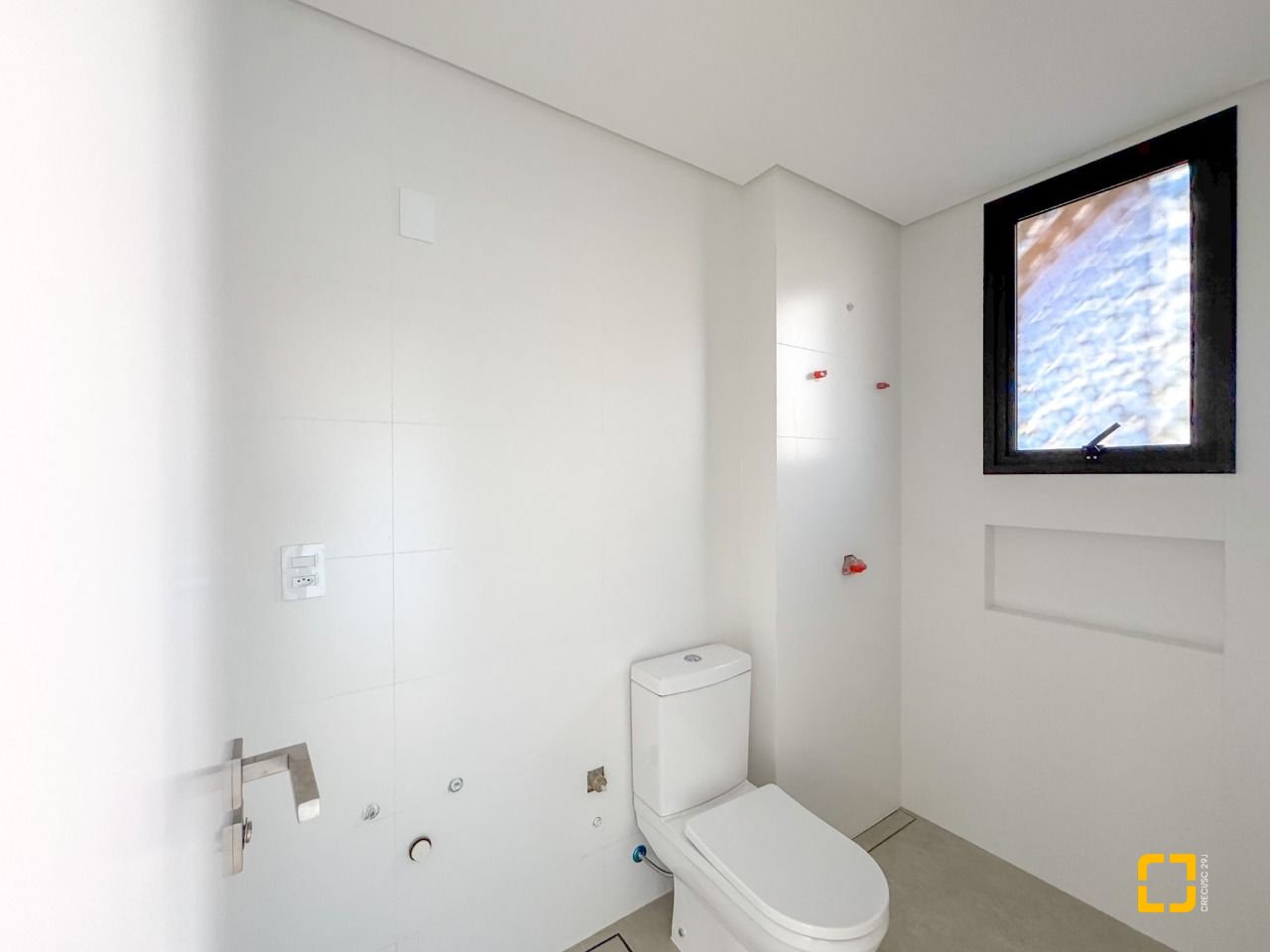 Apartamento com 148m², 6 quartos (sendo 3 suítes), 2 garagens, no bairro Jurerê em Florianópolis