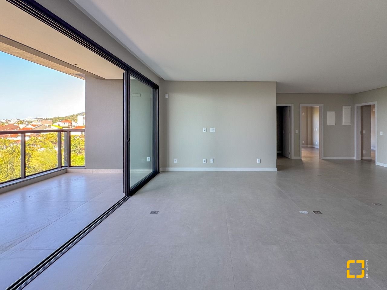 Apartamento com 148m², 6 quartos (sendo 3 suítes), 2 garagens, no bairro Jurerê em Florianópolis