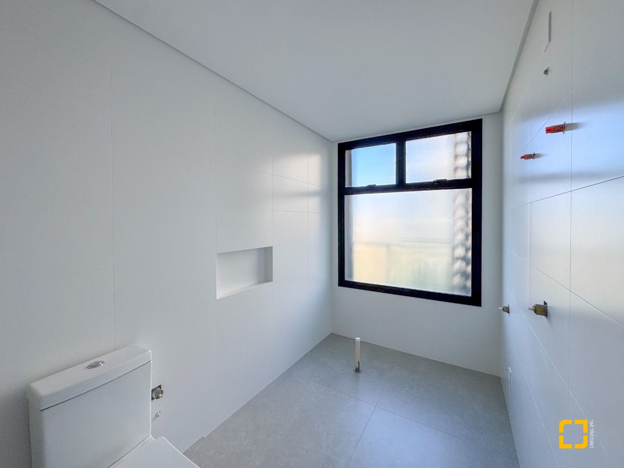 Apartamento com 148m², 6 quartos (sendo 3 suítes), 2 garagens, no bairro Jurerê em Florianópolis