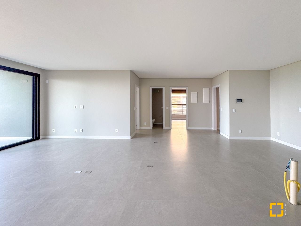 Apartamento com 148m², 6 quartos (sendo 3 suítes), 2 garagens, no bairro Jurerê em Florianópolis